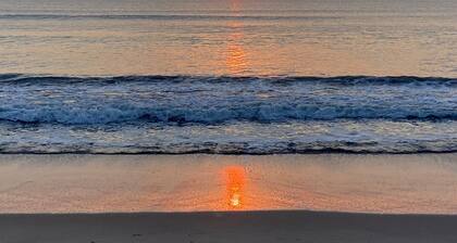 Sea La Vie - steps to the beach without a crowd