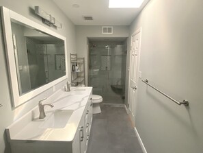 Badewanne, Haartrockner, Seife