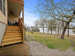 Property grounds - Luxury Lakefront ,1750 sq. ft, 3/2 One Level Condo with NO steps close to ~SDC~ (Branson)