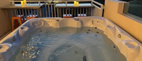 Bain à remous extérieur