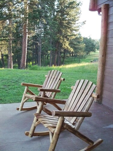 Hill City! Centrally located to Black Hills attractions.