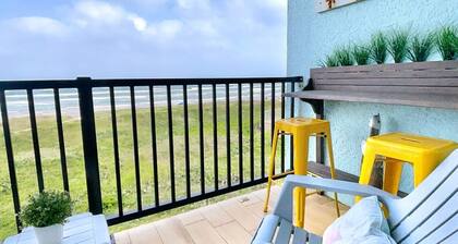 FRESH BEACH FRONT CONDO WITH LARGE BALCONY TO SOAK UP THE OCEAN VIEWS MUST CPIX