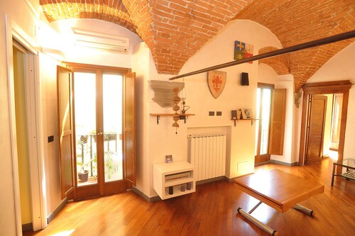 Merville House Central Florence