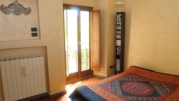 1 bedroom, desk, soundproofing, iron/ironing board