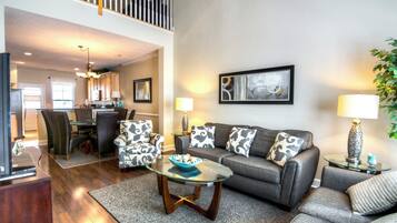 Fernseher, DVD-Player, Bücher, Videothek