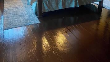 4 slaapkamers, een kluis op de kamer, een strijkplank/strijkijzer