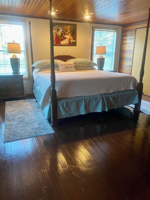 4 chambres, coffres-forts dans les chambres, fer et planche à repasser