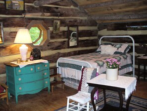 1 slaapkamer, een bureau, wifi, beddengoed