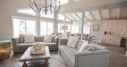 Remodeled & Beautiful Beach House Retreat! Ocean Views!! 30 day minimum.