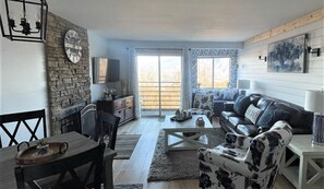 Smart TV, chimenea, reproductor de DVD