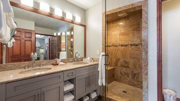 Shower, jetted tub, hair dryer, towels