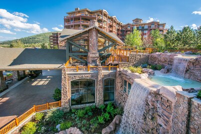 Renovated 775sqf 1 BDR  (adjacent to a studio 360sqf can be sold as 2 BDR)