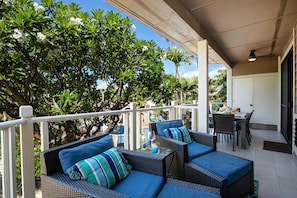 Outdoor dining - Hula On In to Beach House Chic Style, Click the Video tour below! (Wailea)