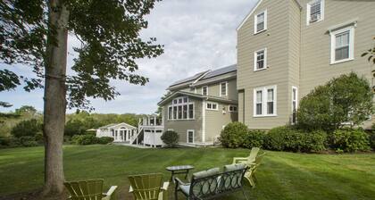 Desireable Coggeshall Ave - 2-Bdrm Units - 3rd Floor, sleeps 4