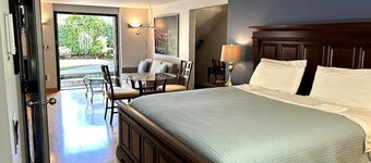 Walkable Ballard Boatknot Studio • King Bed • EV • Restaurants & Shops