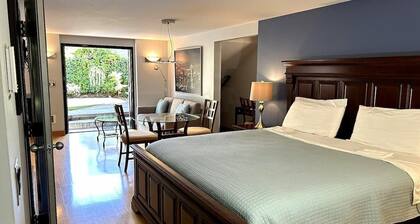 Walkable Ballard Boatknot Studio • King Bed • EV • Restaurants & Shops