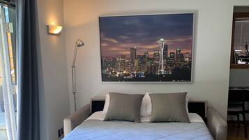 Bureau, fer et planche Ă repasser, lit parapluie, Wi-Fi gratuit