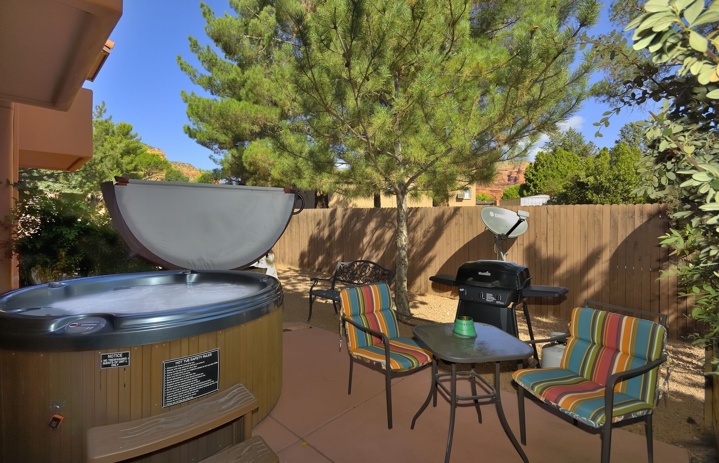 Vacation Townhome - Hot Tub, Red Rock Views, Walk to Dining/Trails