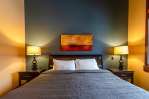 3 chambres, fer et planche à repasser, lit de bébé portatif