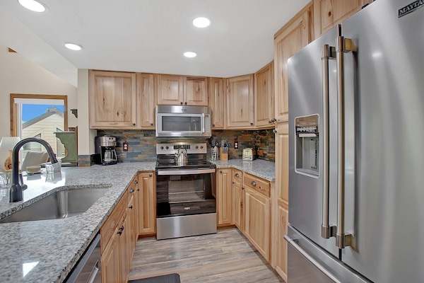 KylskÄp, mikrovÄgsugn, ugn och spishÀll