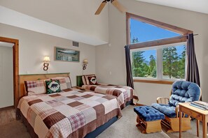2 bedrooms, in-room safe, iron/ironing board, free WiFi - Bright, spacious, & extra clean condo in heart of a perfect CO setting! (Keystone)