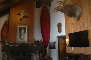 Interior - Very Comfortable Condo -Ski & Play All Day Then Relax In This Welcoming Retreat (Big Sky)