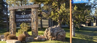 Very Comfortable Condo -Ski & Play All Day Then Relax In This Welcoming Retreat