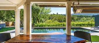 Your own Wine Country resort with pool and Sonoma Mountain View