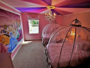 8 bedrooms, iron/ironing board, travel cot, free WiFi