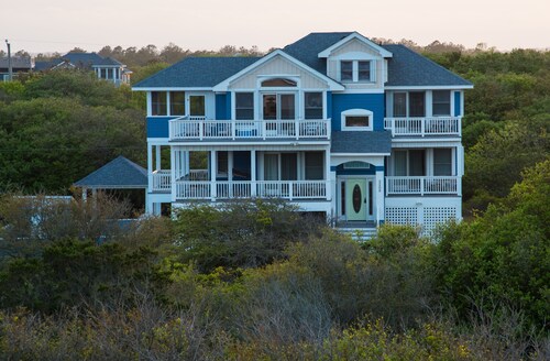 'Bikini Bottom' Invites You to Relax and Play By the Sea 