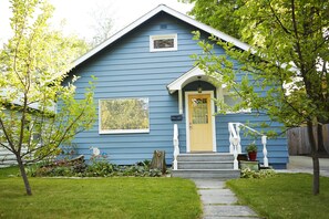 Exterior - Cozy & Clean Home 2 blocks to Downtown, 3.5 mi. to base of Schweitzer! (Sandpoint)