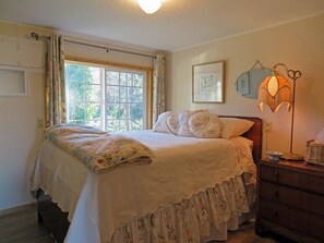 2 bedrooms, bed sheets