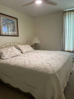 2 soverom, strykejern/-brett, wi-fi (inkludert) og sengetøy