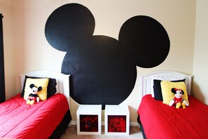 3 bedrooms, in-room safe, iron/ironing board, free WiFi