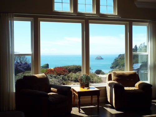 Prime location! Trinidad Bay Ocean Views Overlooking Trinidad Harbor and Pier!