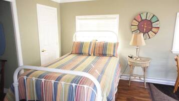 1 bedroom, iron/ironing board, travel cot, free WiFi
