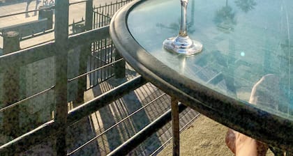 Chambre avec vue et Ă droite sur le sable!