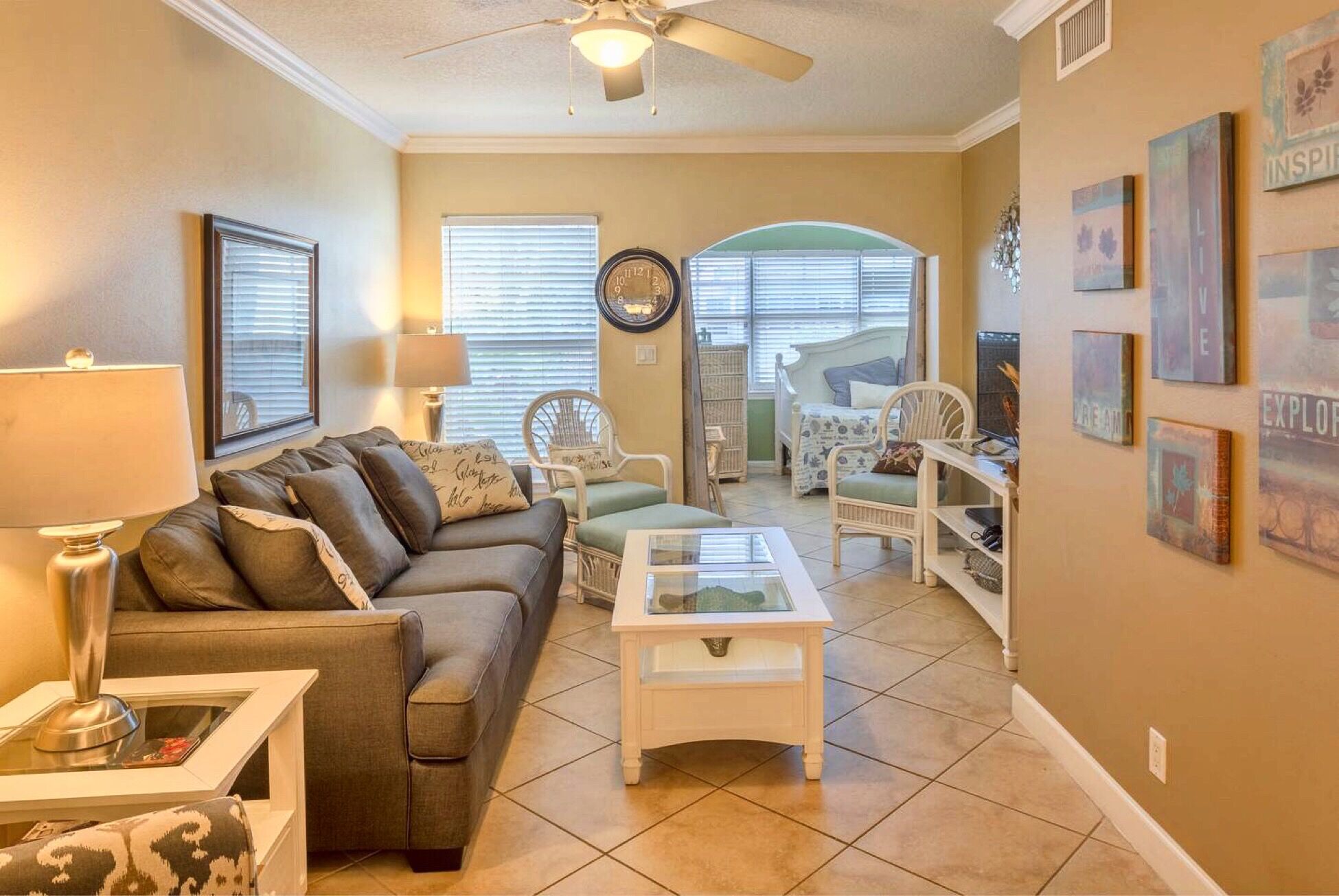 Televisor intel·ligent i reproductor de DVD 