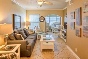 Smart TV, DVD player