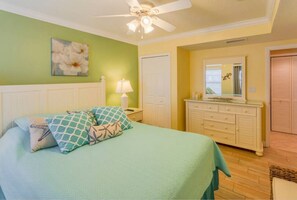 1 habitación, tabla de planchar con plancha, cuna de viaje y wifi 