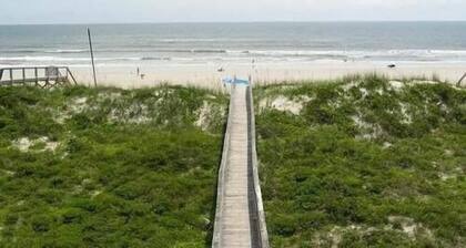 Cozy First Floor 2 Bedroom Condo Close To The Beach!