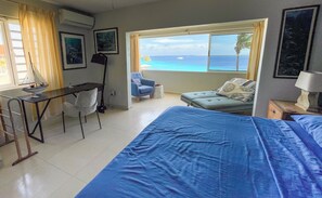 2 室のベッドルーム、セーフティボックス (室内)、デスク、アイロン / アイロン台