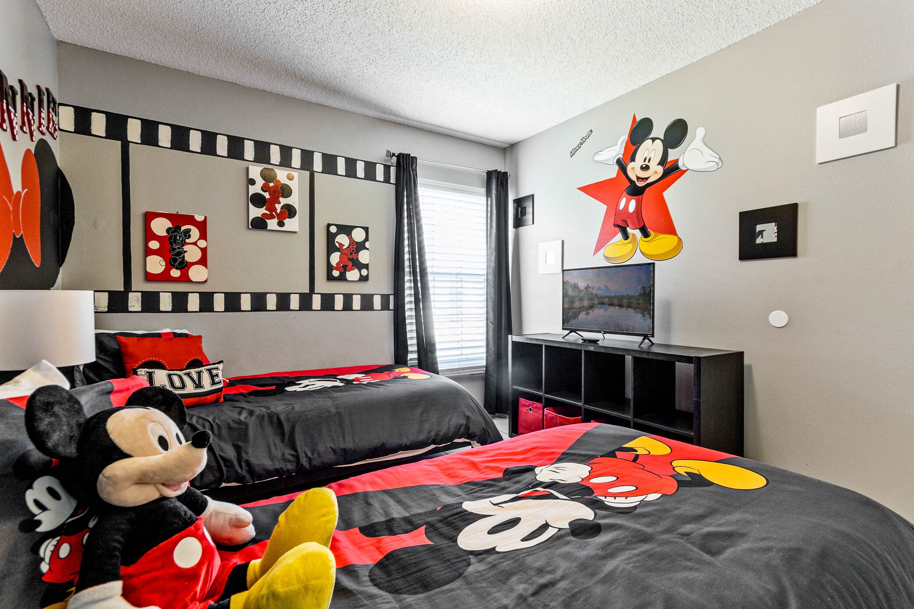 Welcome to Happy Days Villa, 3 miles from Disney World, southfacing pool, wifi