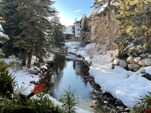 Property grounds - One Minute Walk to Gondola & Born Free Lift - Diamond Rated, Heart of Lionshead (Vail)