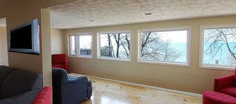 Private Lake Access | Pet Friendly | Wi-Fi & Cable | A/C | Fire Pit | Wineries