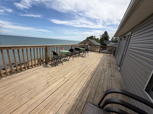 Lake Access Retreat  Pet Friendly  Fire Pit