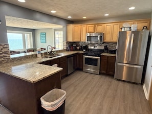 Fridge, microwave, oven, stovetop - Lake Access Retreat Pet Friendly Fire Pit (Geneva)