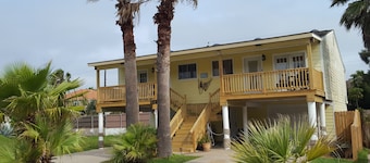 The Kingfish Cottage - 4BR/4BA - Affordable, rustic beach cottage