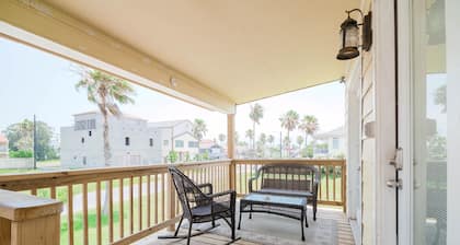 The Kingfish Cottage - 4BR/4BA - Affordable, rustic beach cottage