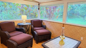 Interior - Lovely Ohana Close to Beaches (Pahoa)